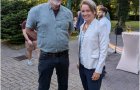 Jann Bengen im Gespr�ch mit Saskia Buschmann MdL. Als Inselbeauftragte ist sie direkte Ansprechpartnerin f�r die ostfriesischen Inseln.