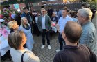 Gespr�chsrunde beim CDU-Sommerfest mit Sebastian Lechner (wei�es Hemd), dem Landesvorsitzenden der CDU Niedersachsen; Jann Bengen rechts im Bild.