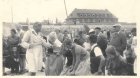 Sackh�pfen am Strand H�he Strandhotel Wietjes, ca. 1938